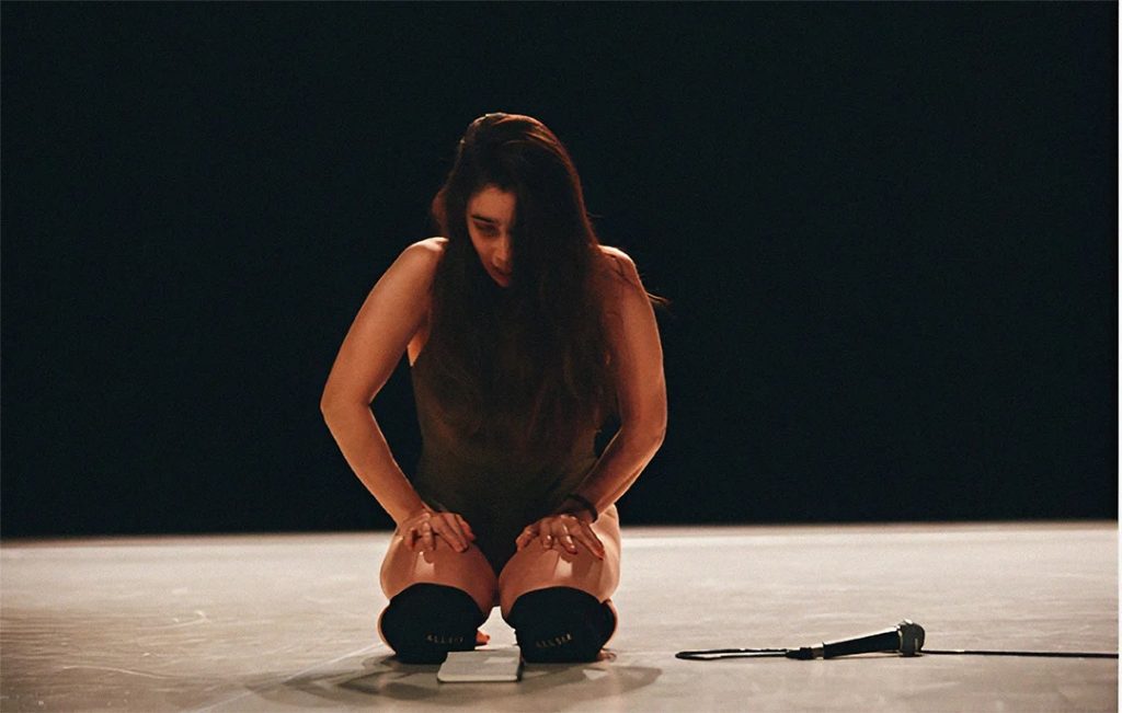 A ferida Mia Meneses